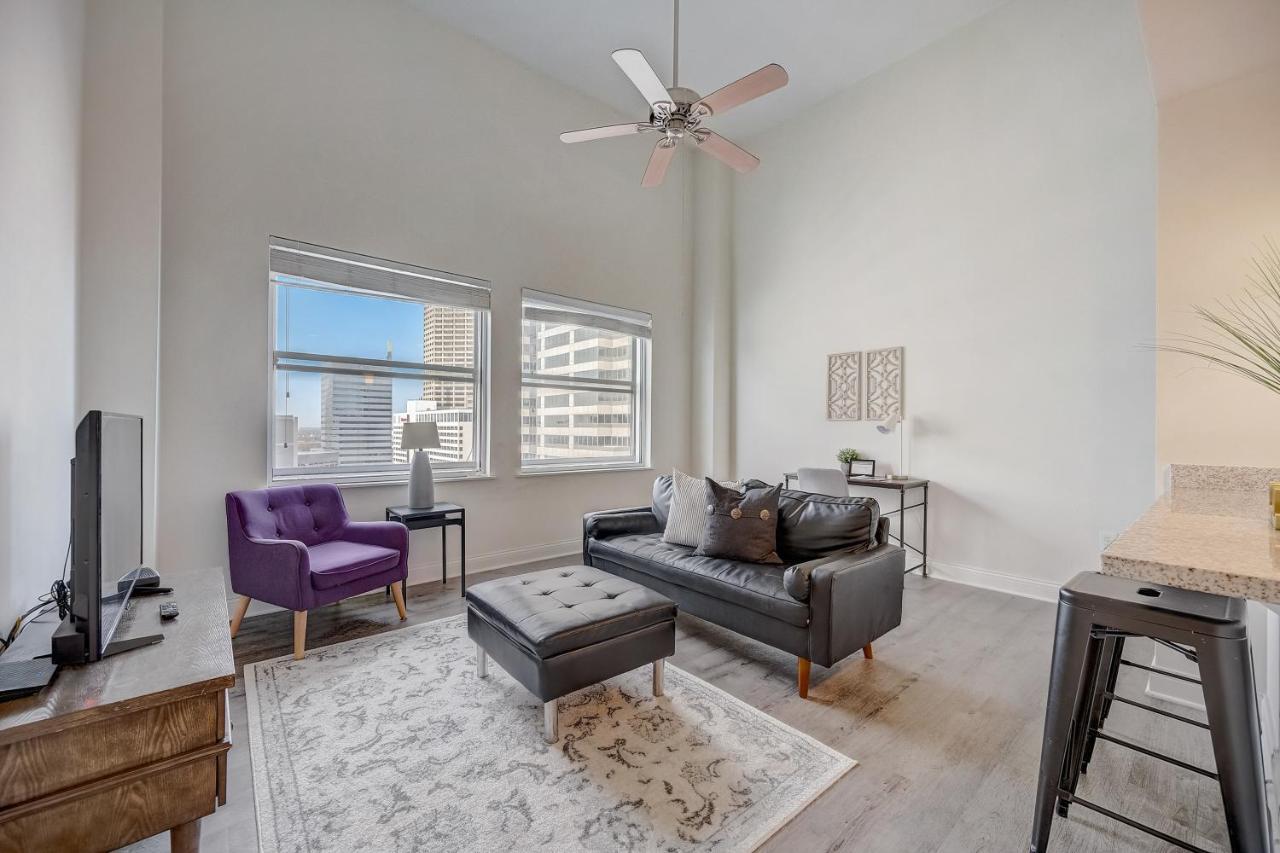 شقة إنديانابوليس  في Frontdesk Penn Street Tower Apts Downtown Indy الغرفة الصورة