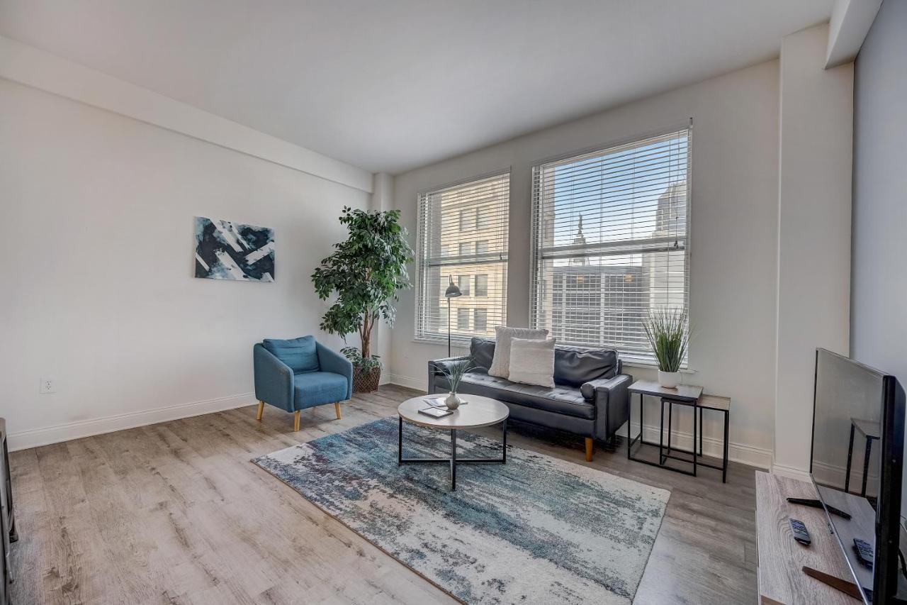 شقة إنديانابوليس  في Frontdesk Penn Street Tower Apts Downtown Indy الغرفة الصورة